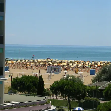 Modern Seafront With Pool And Terrace Bibione