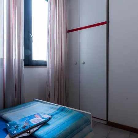 Seafront With Pool In Apartment *
