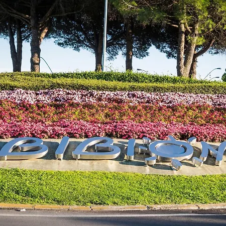 Seafront With Pool In Bibione
